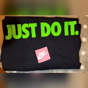 Nike tshirt
